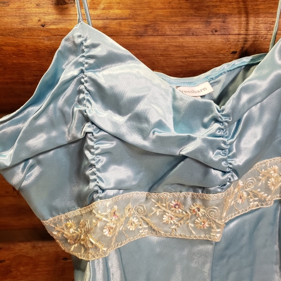 💛2/$20💛Gorgeous cami top with beadwork - Picture 3 of 5